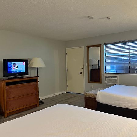 Vip Motel Parksville Exterior photo