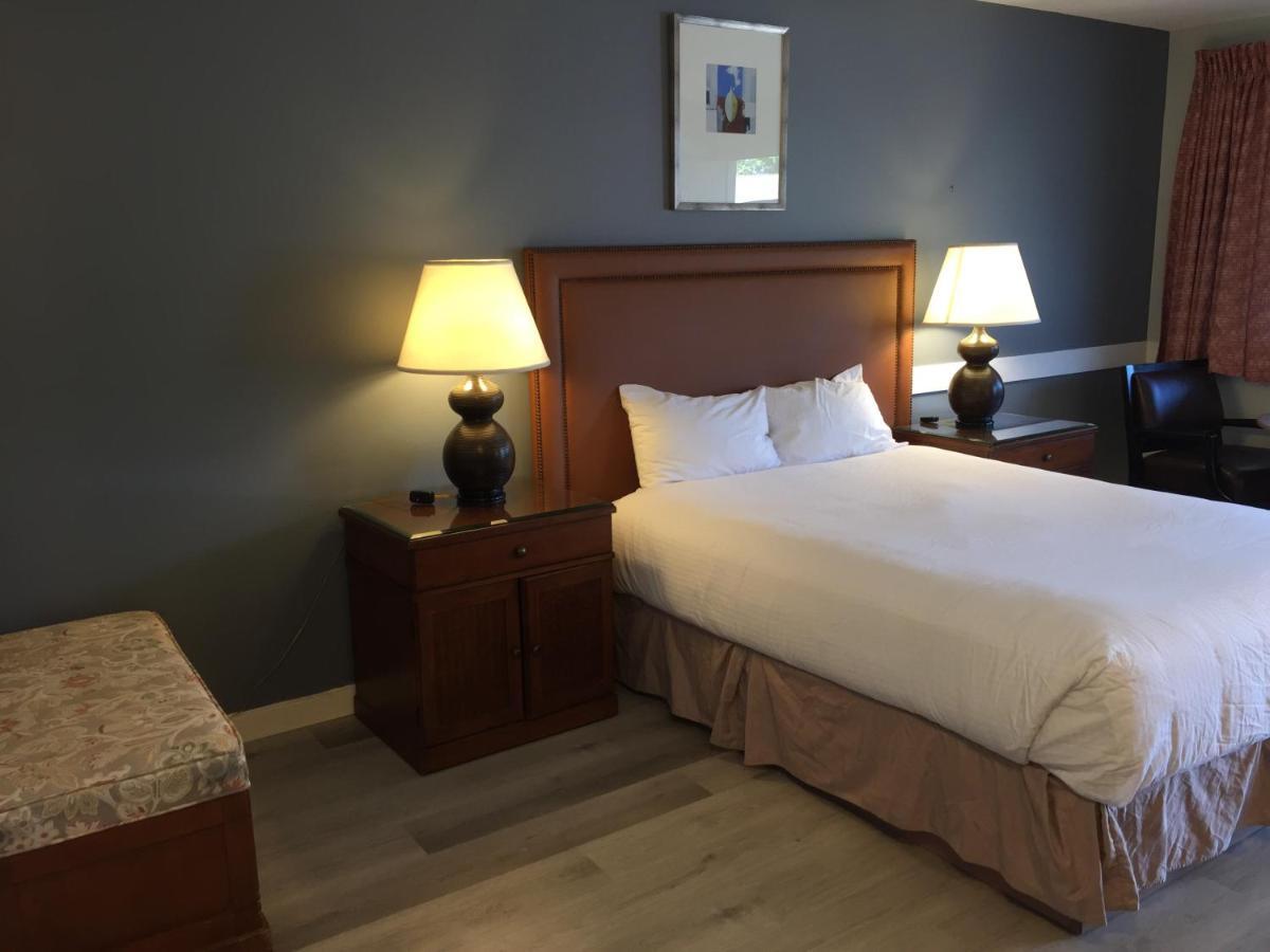 Vip Motel Parksville Exterior photo