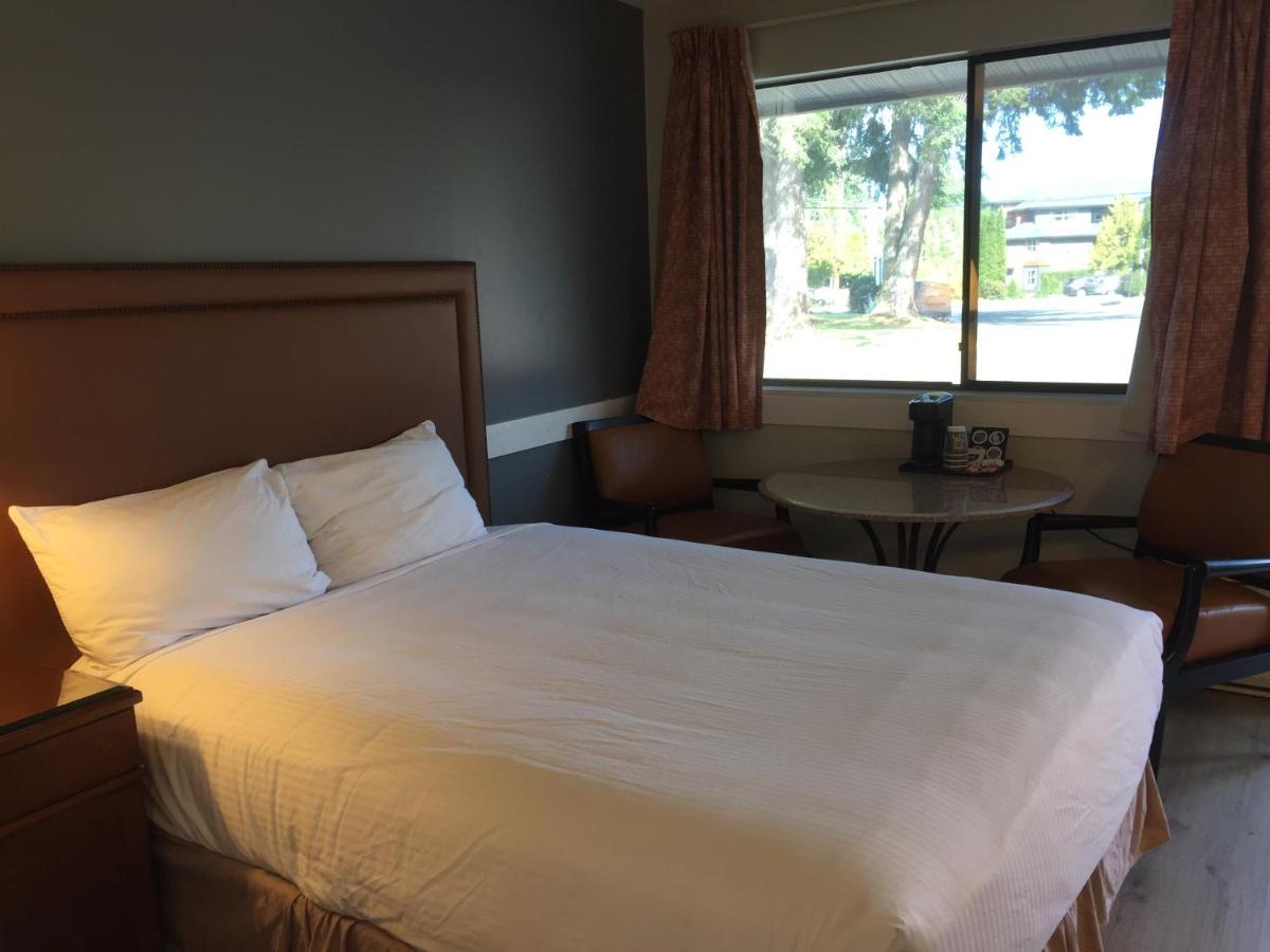 Vip Motel Parksville Exterior photo