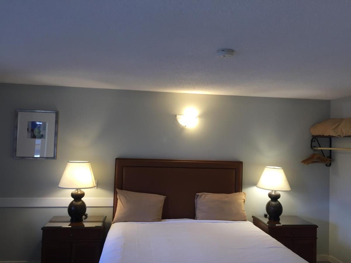 Vip Motel Parksville Exterior photo