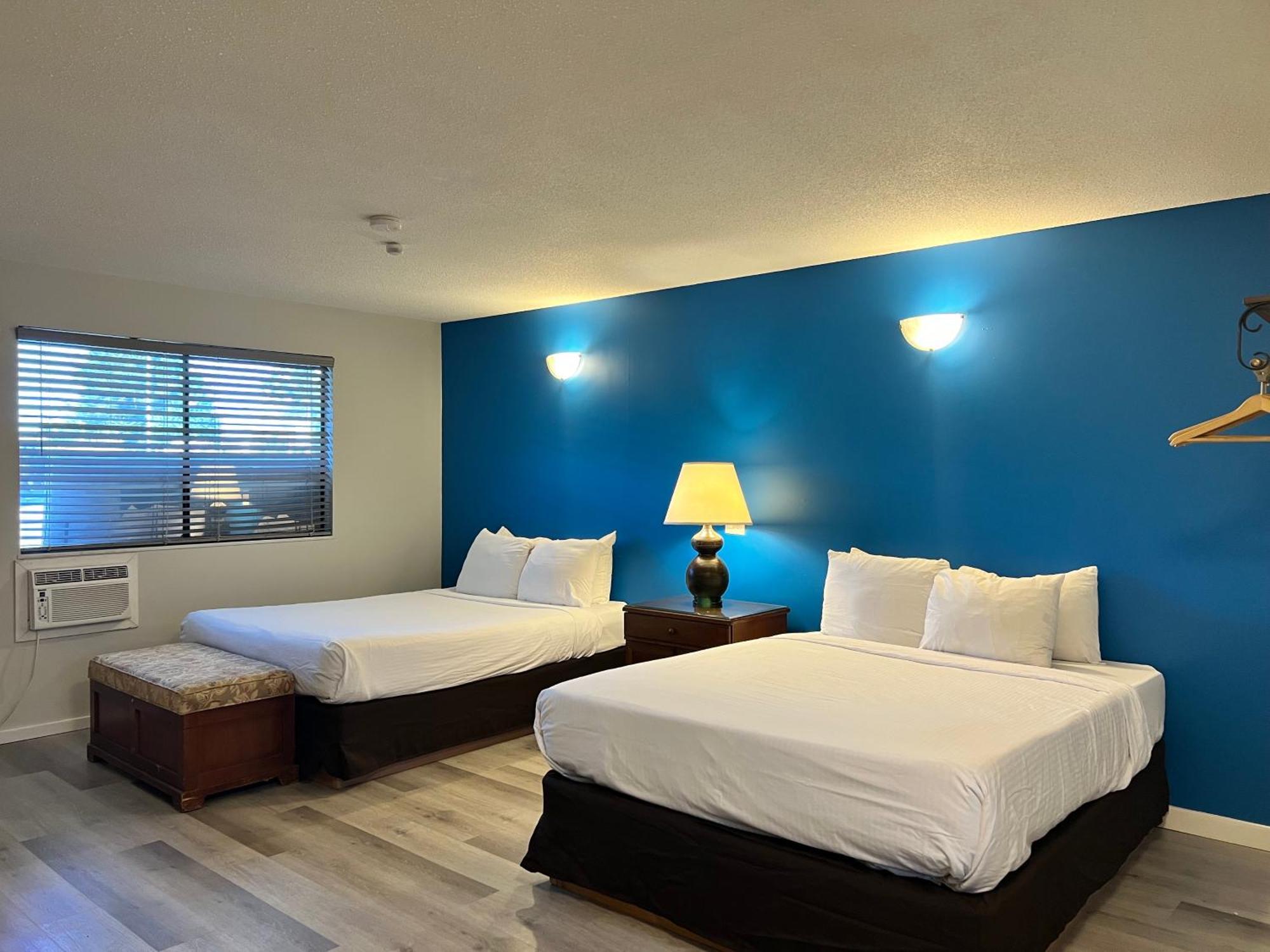 Vip Motel Parksville Exterior photo