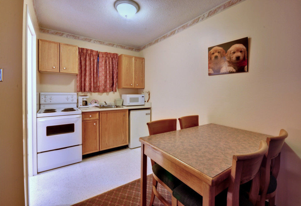 Vip Motel Parksville Exterior photo