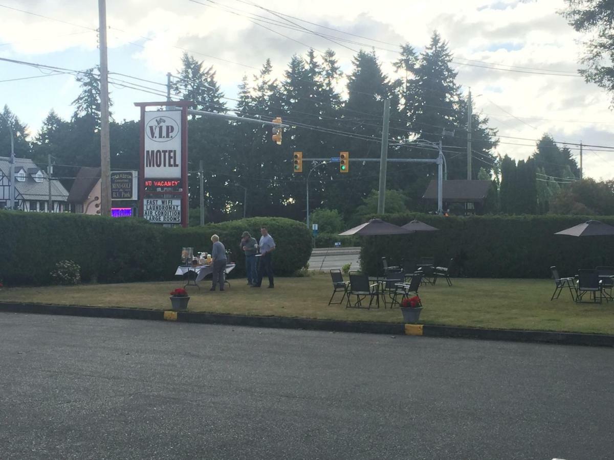 Vip Motel Parksville Exterior photo